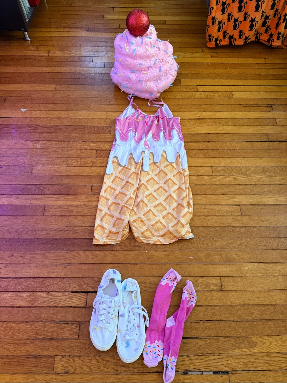 Pink & Waffle Ice Cream Cone Costume Set women’s size Medium